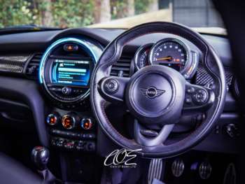 Used MINI Hatch 2019 for sale - 74956524: Photo