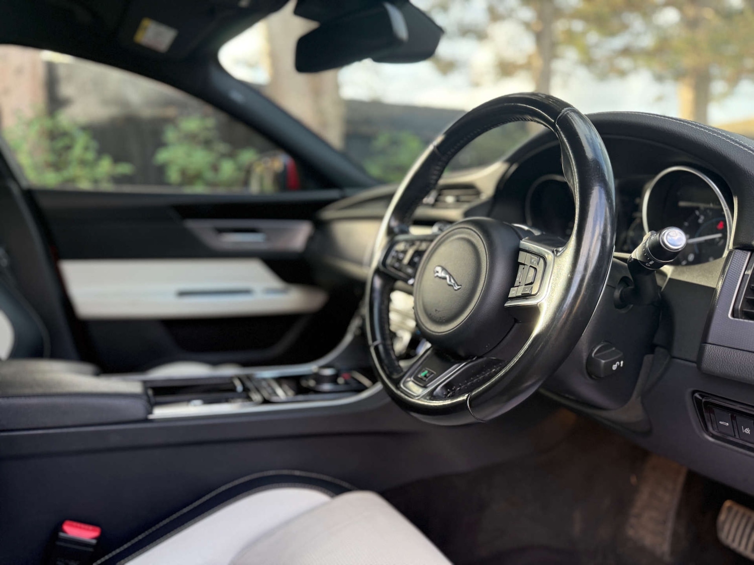 Used Jaguar XF 2018 for sale - 76441416: Photo 15