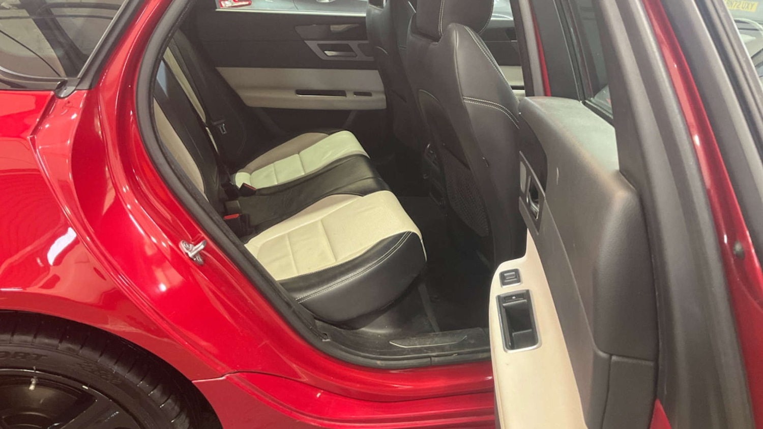 Used Jaguar XF 2018 for sale - 76441416: Photo 6