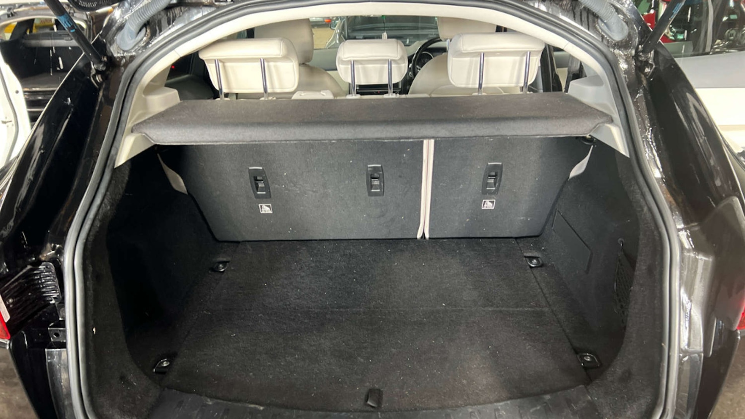 Used Jaguar E-Pace 2017 for sale - 76486558: Photo 14