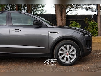 Used Jaguar E-Pace 2020 for sale - 75332102: Photo