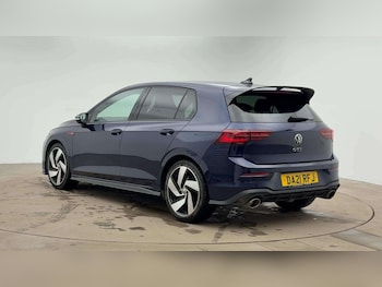 Volkswagen - Golf