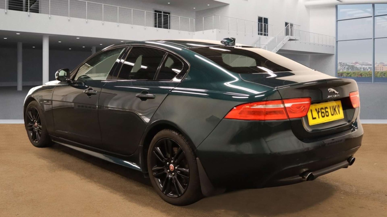 Used Jaguar XE 2016 for sale - 76427120: Photo 5