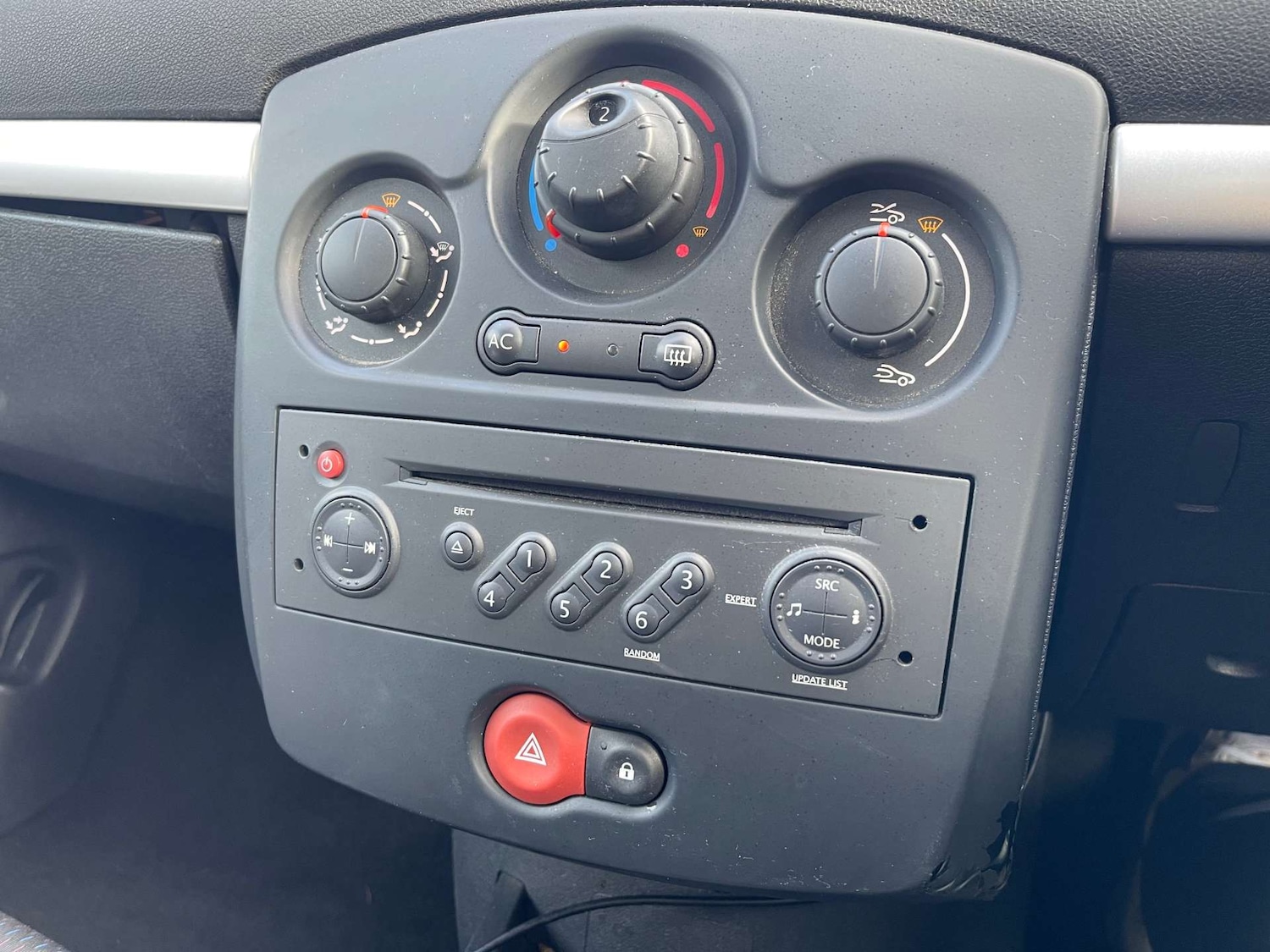 Used Renault Clio 2009 for sale - 77336953: Photo 12