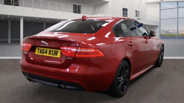 Used Jaguar XE 2017 for sale - 76304417: Photo 4