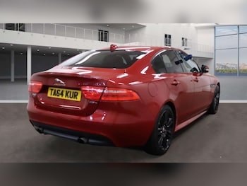 Used Jaguar XE 2017 for sale - 76304417: Photo 4