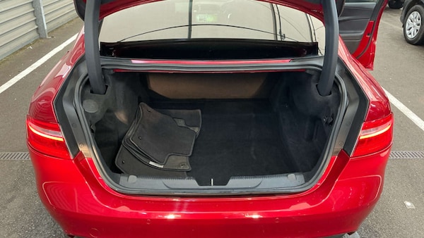 Used Jaguar XE 2017 for sale - 76304417: Photo 7