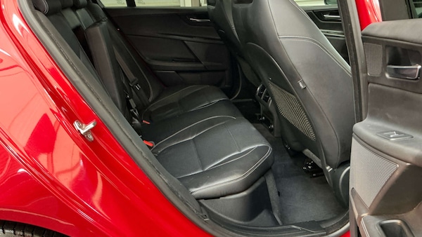 Used Jaguar XE 2017 for sale - 76304417: Photo 8
