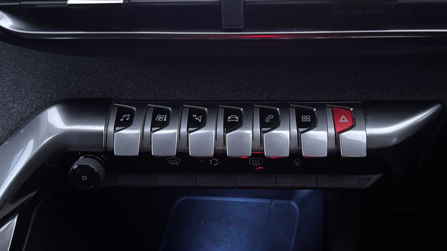 Used Peugeot 3008 2018 for sale - 76938226: Photo 24