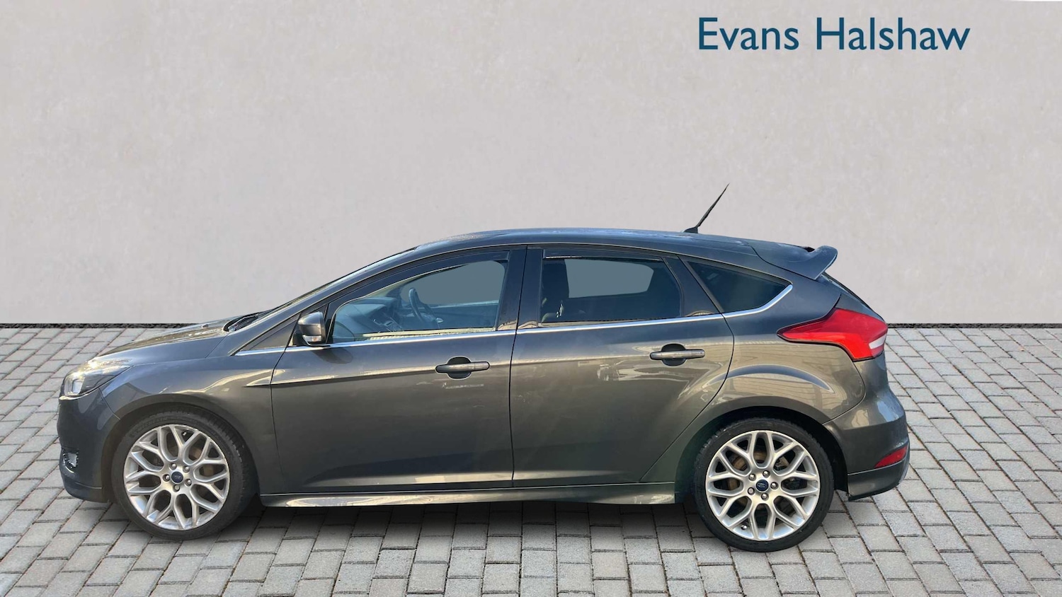 Used Ford Focus 2015 for sale - 76718160: Photo 4