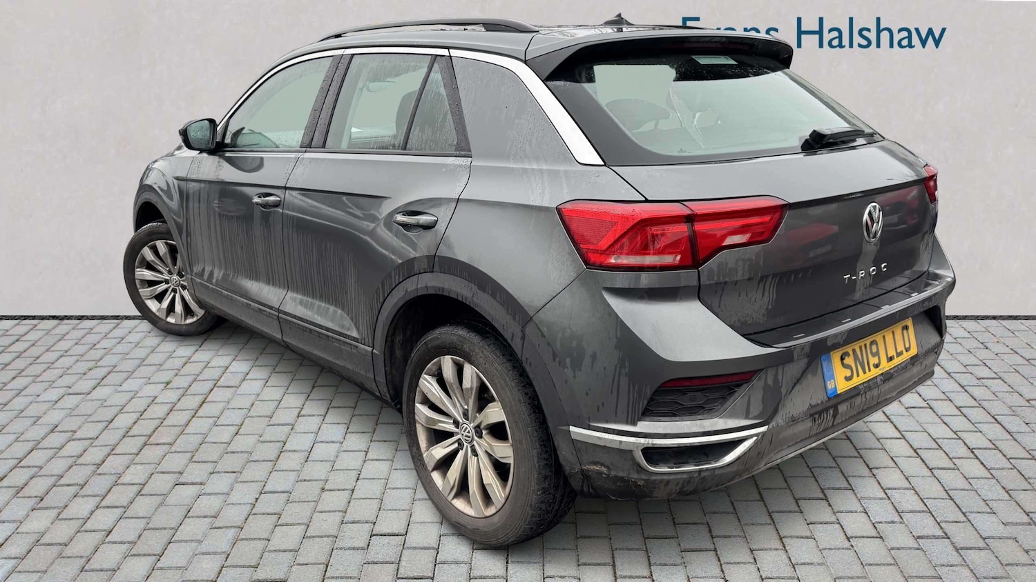 Used Volkswagen T-Roc 2019 for sale - 77674867: Photo 2