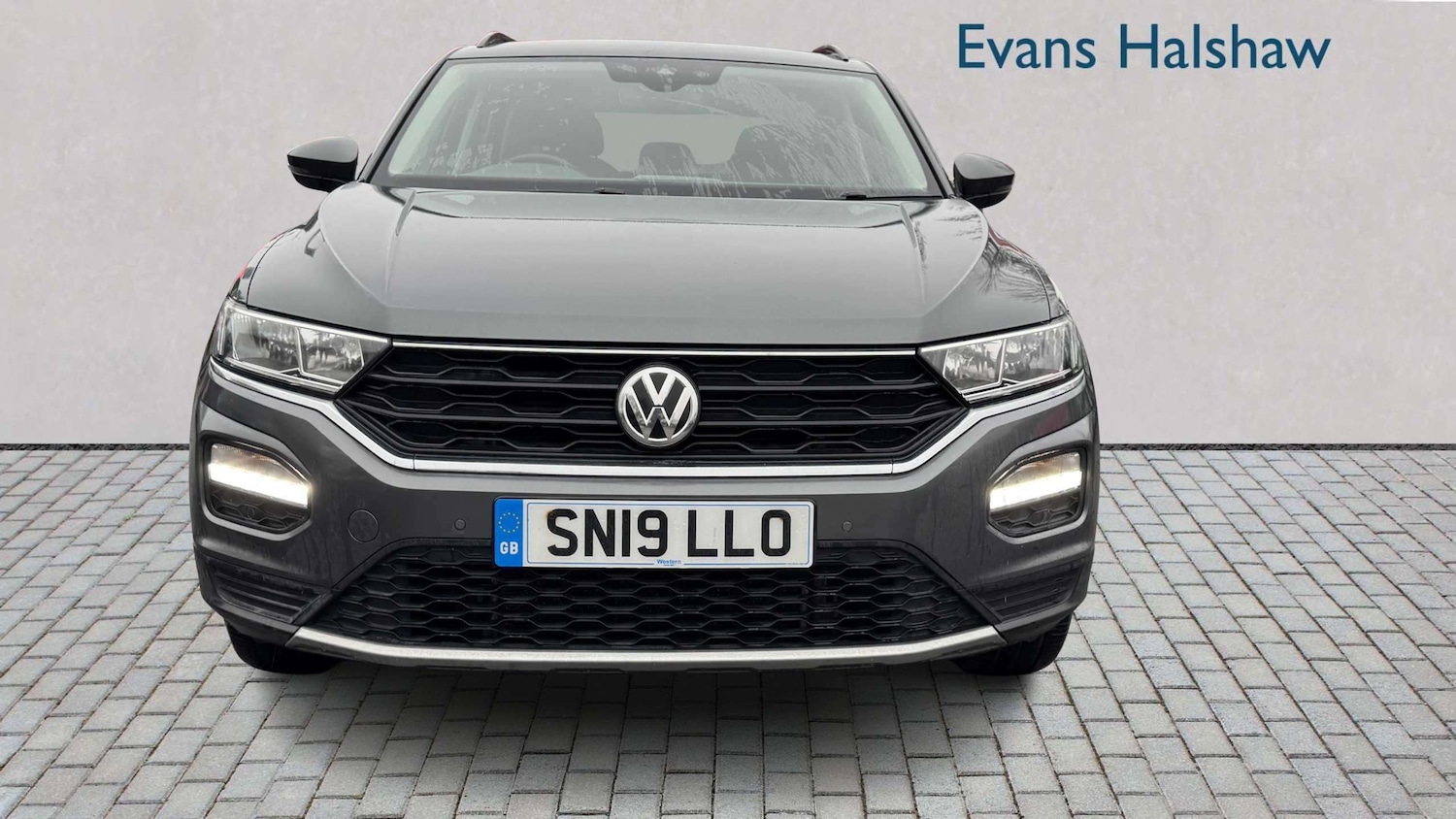 Used Volkswagen T-Roc 2019 for sale - 77674867: Photo 4