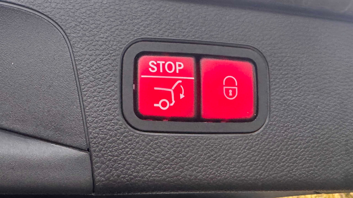 Used Mercedes-Benz GLC 2018 for sale - 76889701: Photo 14