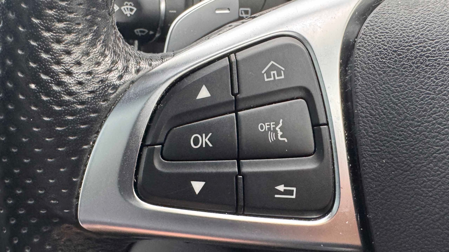 Used Mercedes-Benz GLC 2018 for sale - 76889701: Photo 17