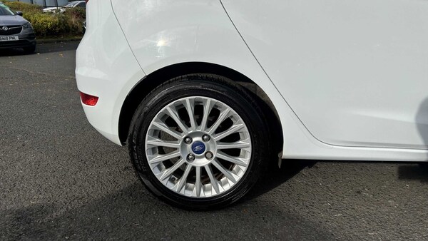 Used Ford Fiesta 2015 for sale - 75812995: Photo 11