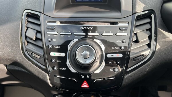 Used Ford Fiesta 2015 for sale - 75812995: Photo 21