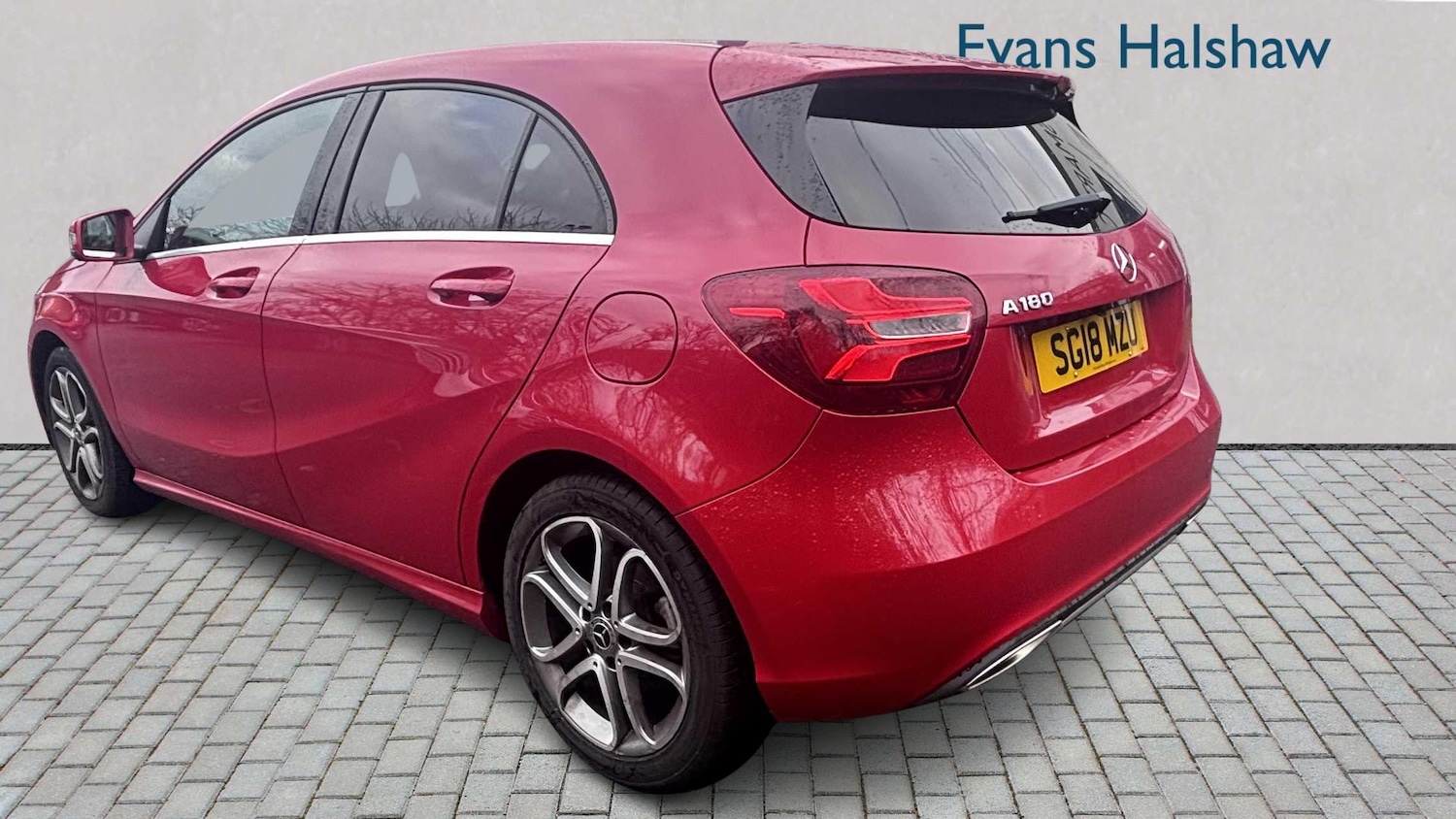 Used Mercedes-Benz A-Class 2018 for sale - 76564309: Photo 2