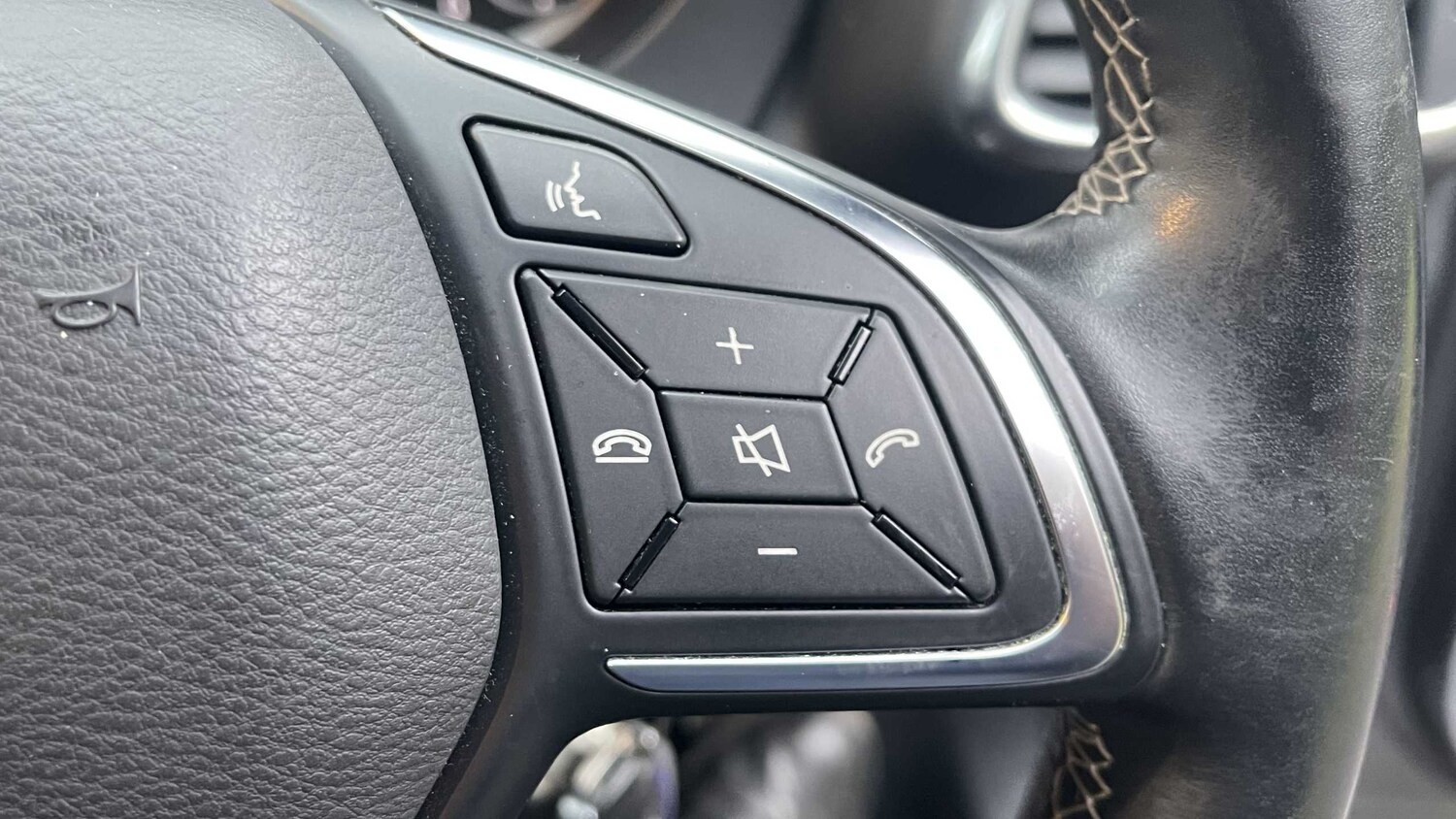 Used Infiniti Q30 2016 for sale - 75818360: Photo 17