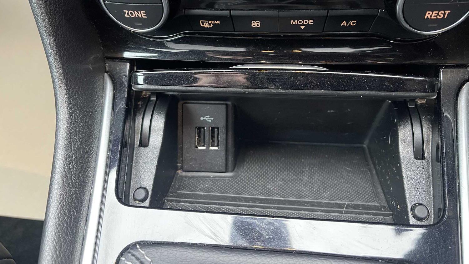 Used Infiniti Q30 2016 for sale - 75818360: Photo 23