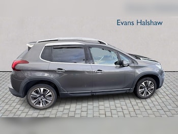 Used Peugeot 2008 2019 for sale - 76442440: Photo