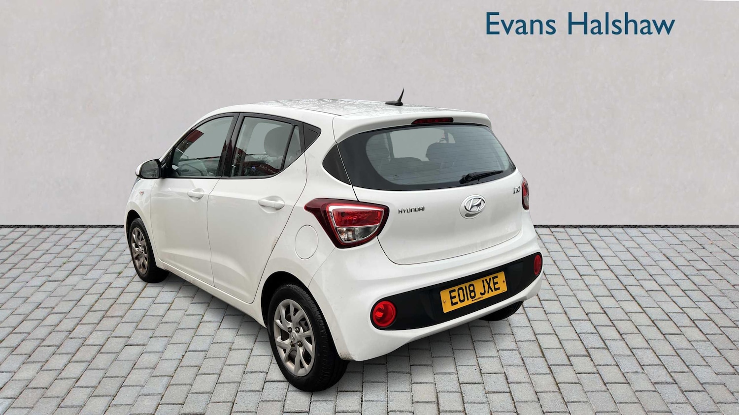 Used Hyundai i10 2018 for sale - 76718242: Photo 3