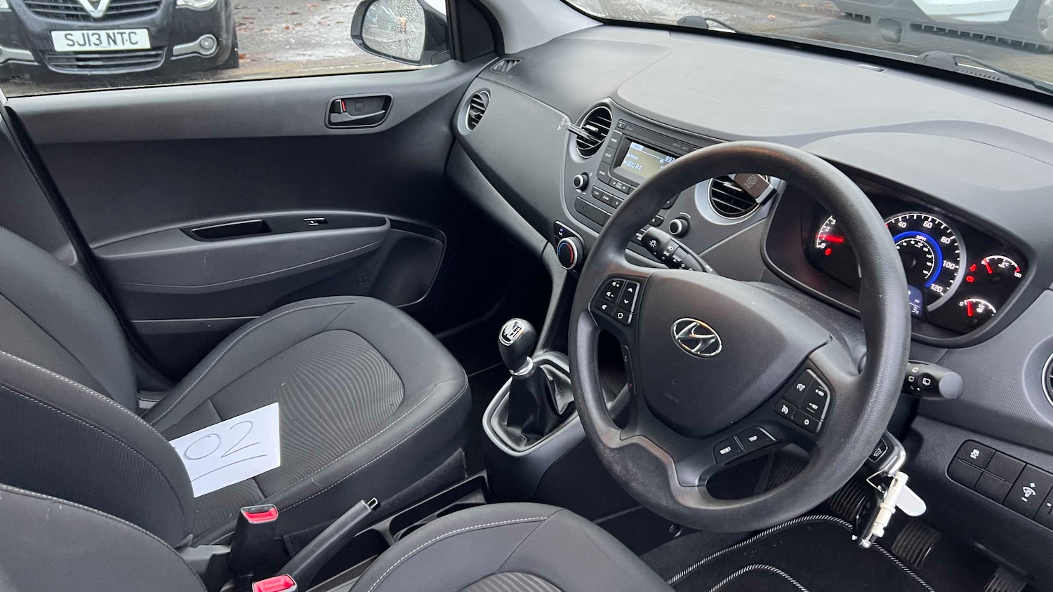 Used Hyundai i10 2018 for sale - 76718242: Photo 7