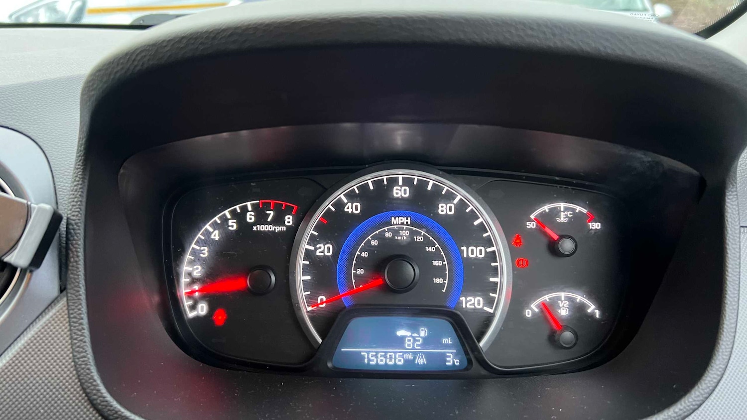 Used Hyundai i10 2018 for sale - 76718242: Photo 8