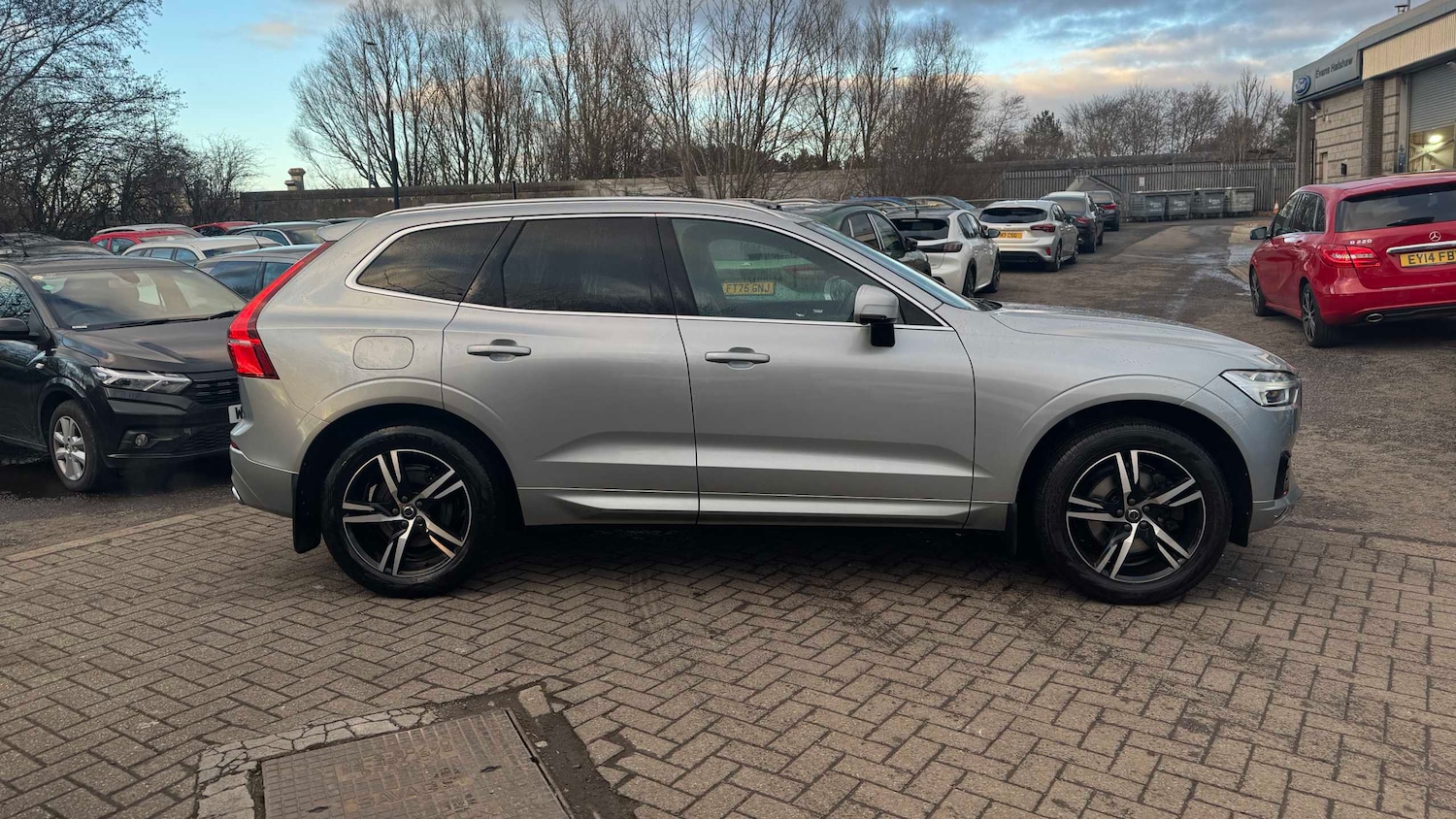 Used Volvo XC60 2018 for sale - 77561082: Photo 2