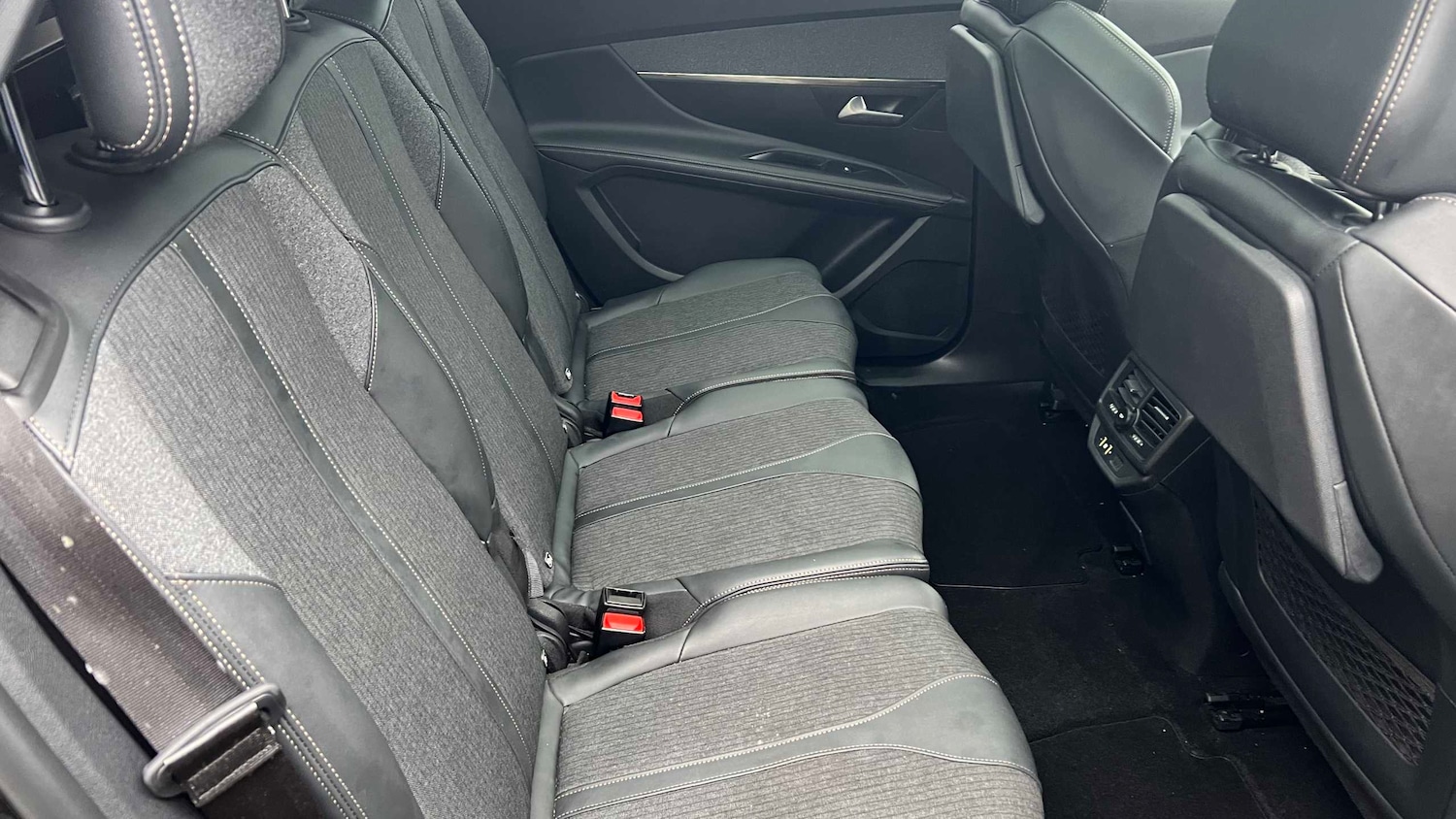 Used Peugeot 5008 2020 for sale - 77347902: Photo 10