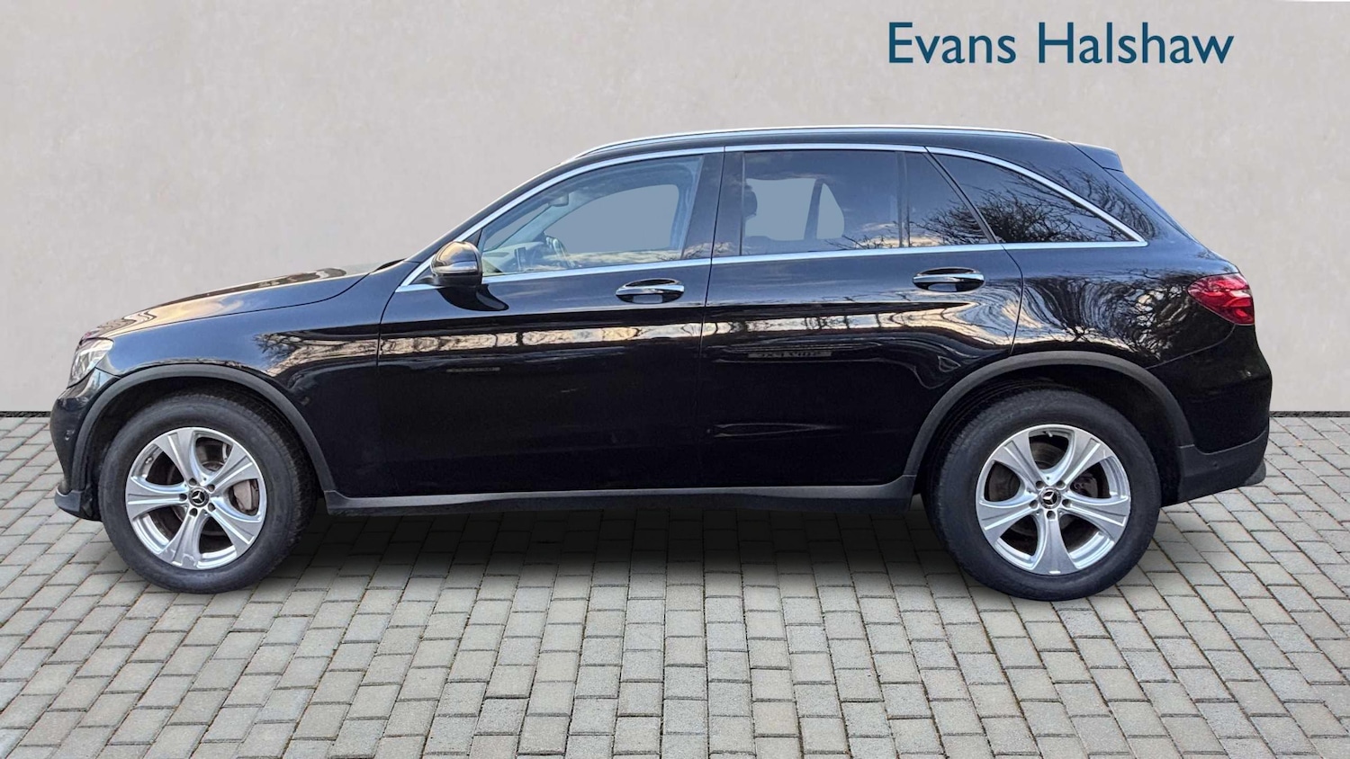 Used Mercedes-Benz GLC 2019 for sale - 77134788: Photo 4