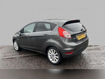Used Ford Fiesta 2015 for sale - 76141625: Photo 2