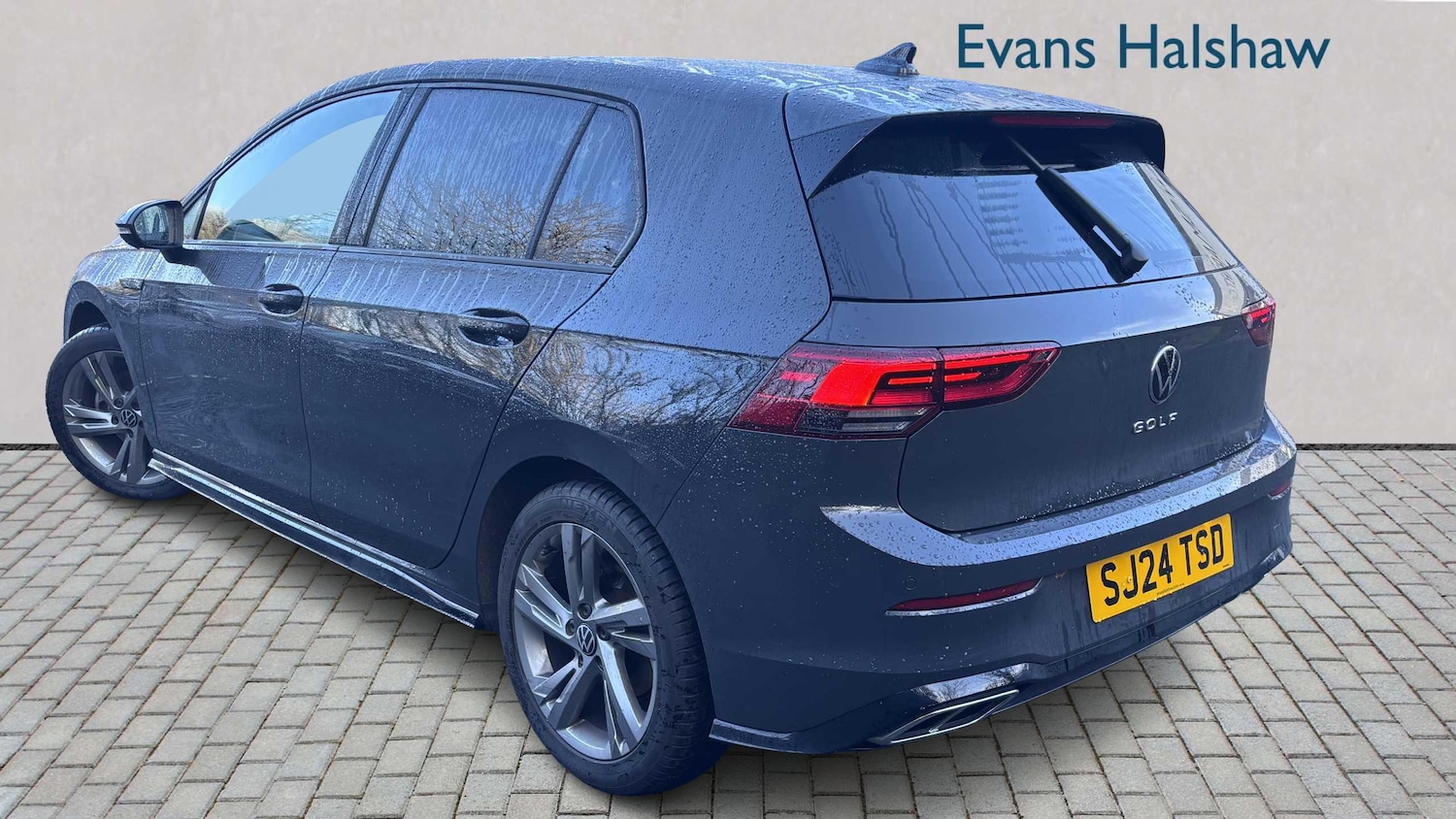 Used Volkswagen Golf 2024 for sale - 77103129: Photo 2