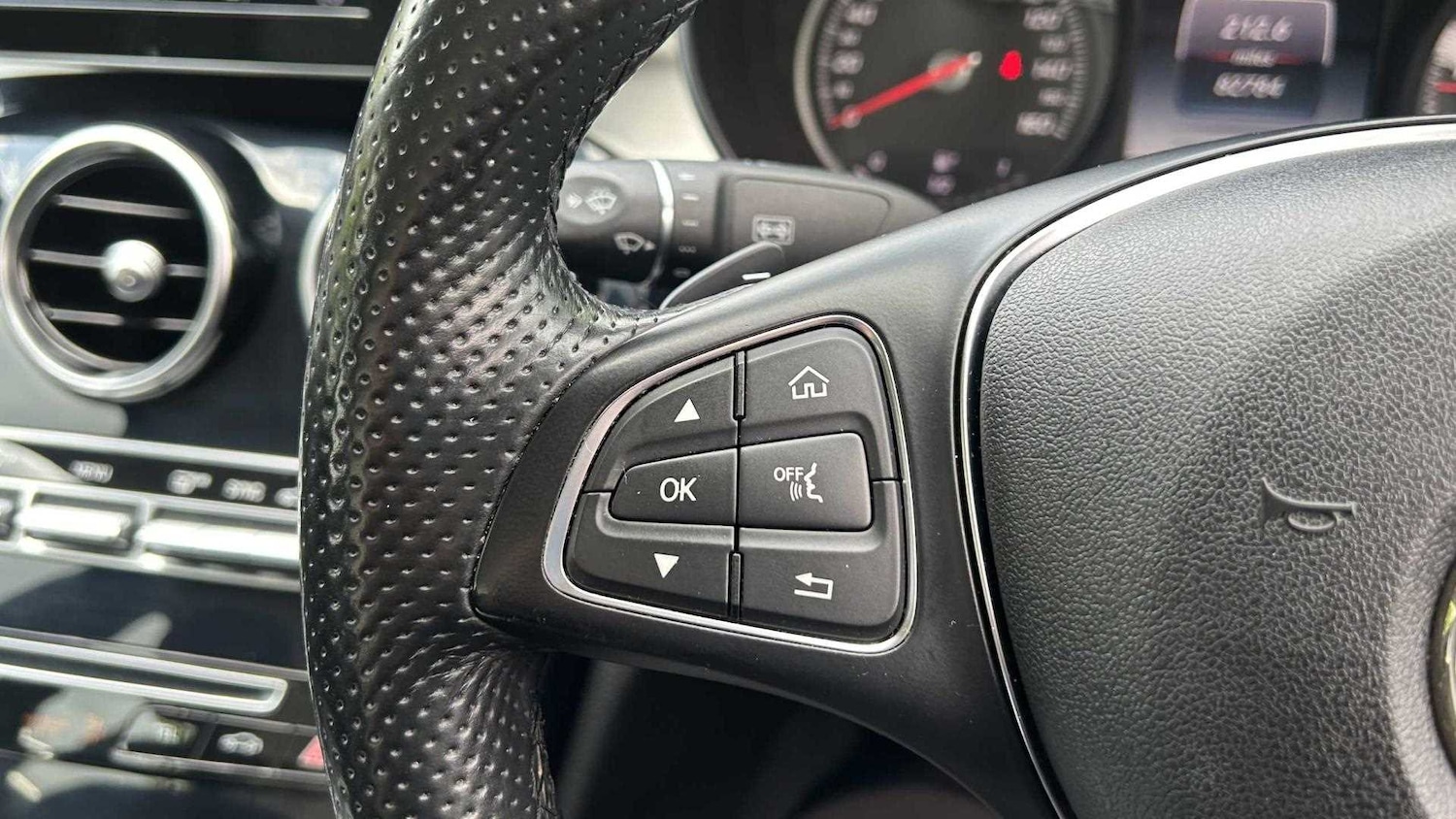 Used Mercedes-Benz C Class 2015 for sale - 76252208: Photo 26