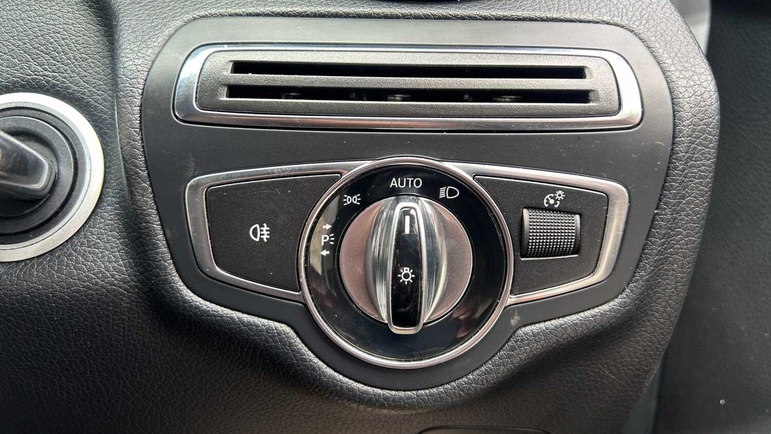 Used Mercedes-Benz C Class 2015 for sale - 76252208: Photo 32