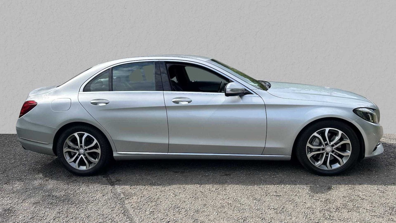 Used Mercedes-Benz C Class 2015 for sale - 76252208: Photo 4