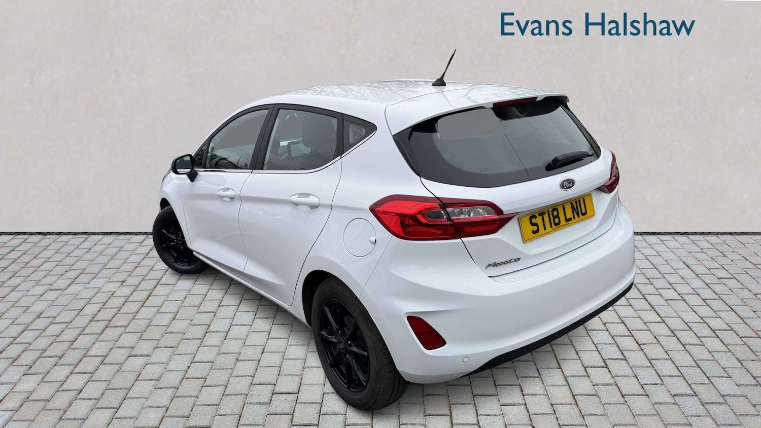 Used Ford Fiesta 2018 for sale - 78037396: Photo 2