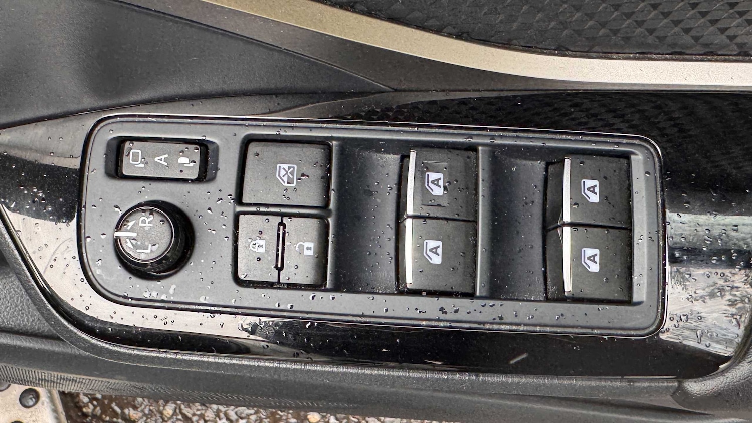 Used Toyota C-HR 2018 for sale - 76170171: Photo 23