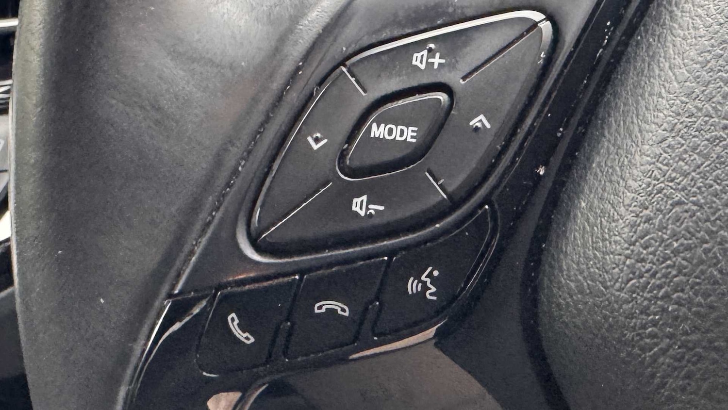 Used Toyota C-HR 2018 for sale - 76170171: Photo 25