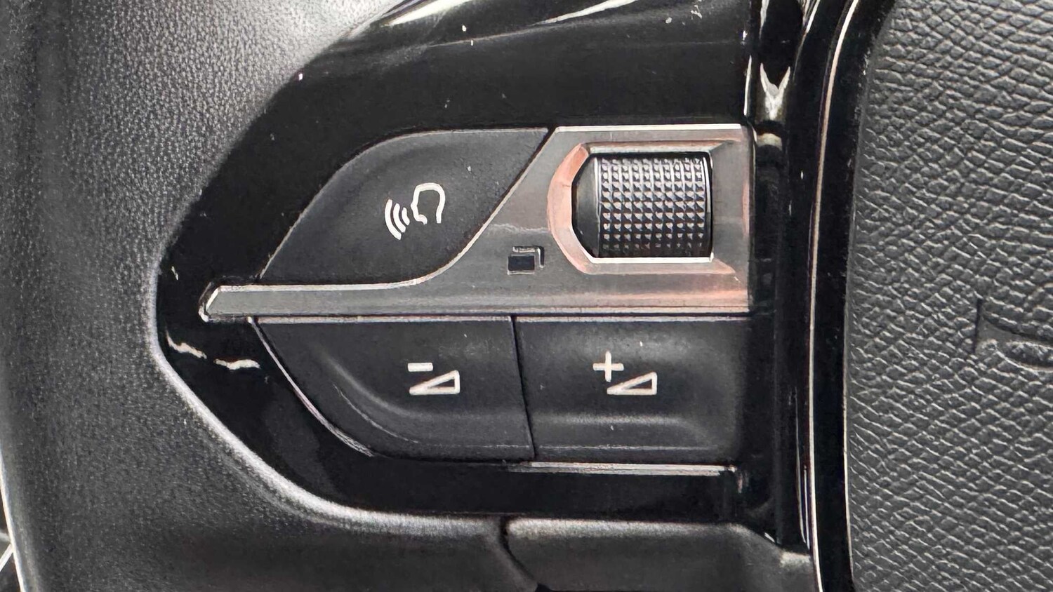 Used Peugeot 2008 2020 for sale - 77333929: Photo 16