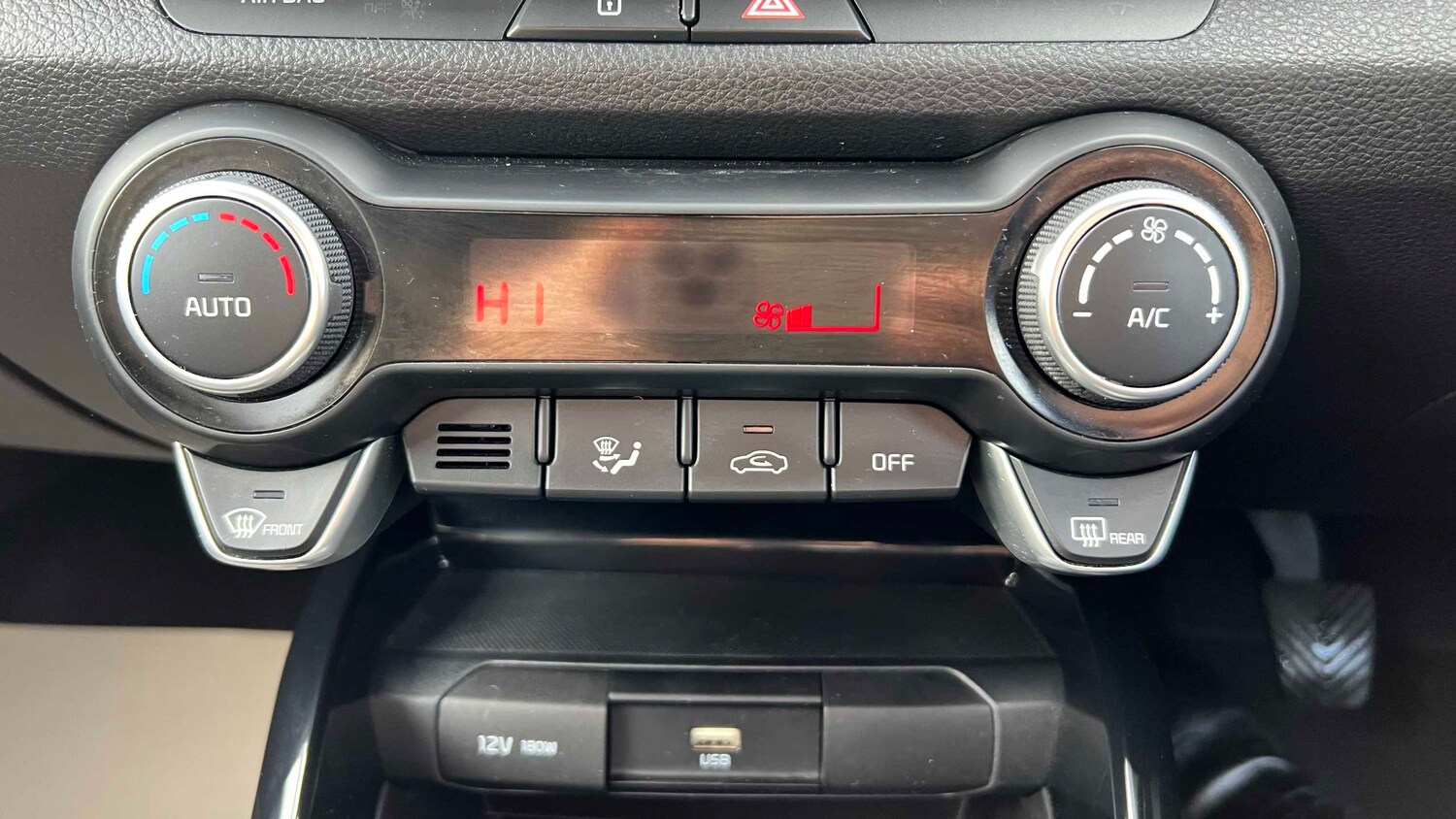 Used Kia Stonic 2022 for sale - 76169952: Photo 15