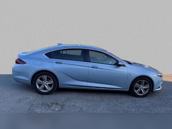 Used Vauxhall Insignia 2018 for sale - 76125878: Photo