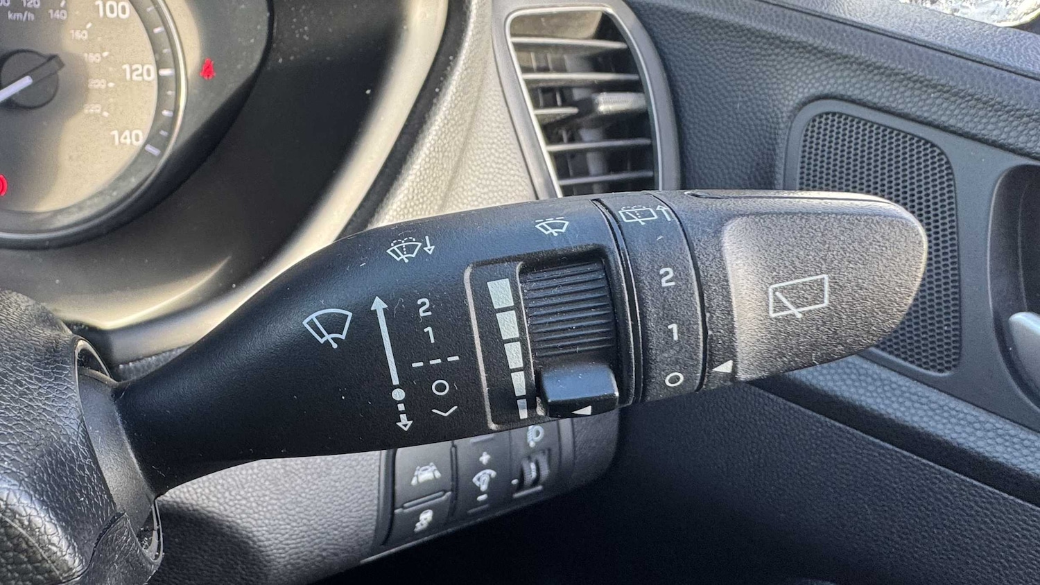 Used Hyundai i20 2016 for sale - 76381770: Photo 25