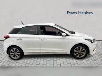 Used Hyundai i20 2016 for sale - 76381770: Photo