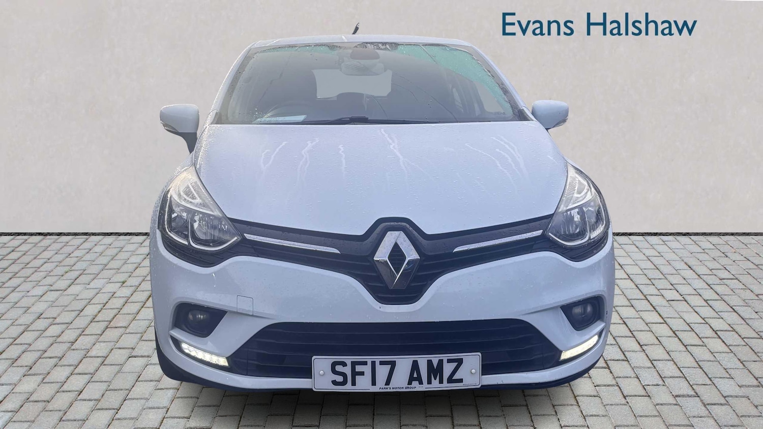 Used Renault Clio 2017 for sale - 76842874: Photo 3