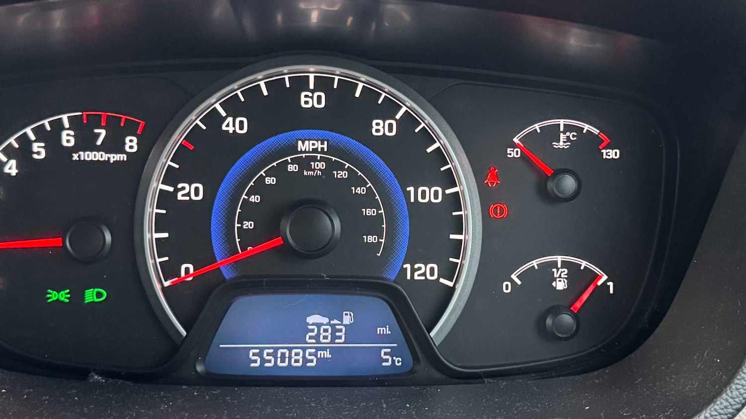 Used Hyundai i10 2016 for sale - 77390008: Photo 8