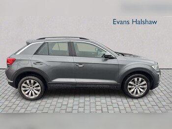 Used Volkswagen T-Roc 2019 for sale - 77913817: Photo