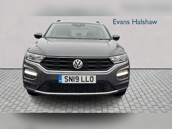 Used Volkswagen T-Roc 2019 for sale - 77913817: Photo