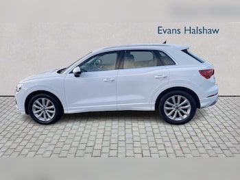 Used Audi Q3 2022 for sale - 77103109: Photo