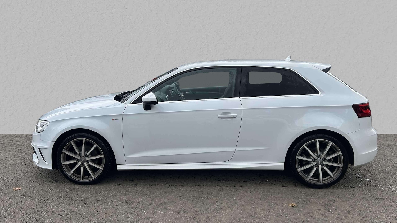 Used Audi A3 2015 for sale - 76087945: Photo 3