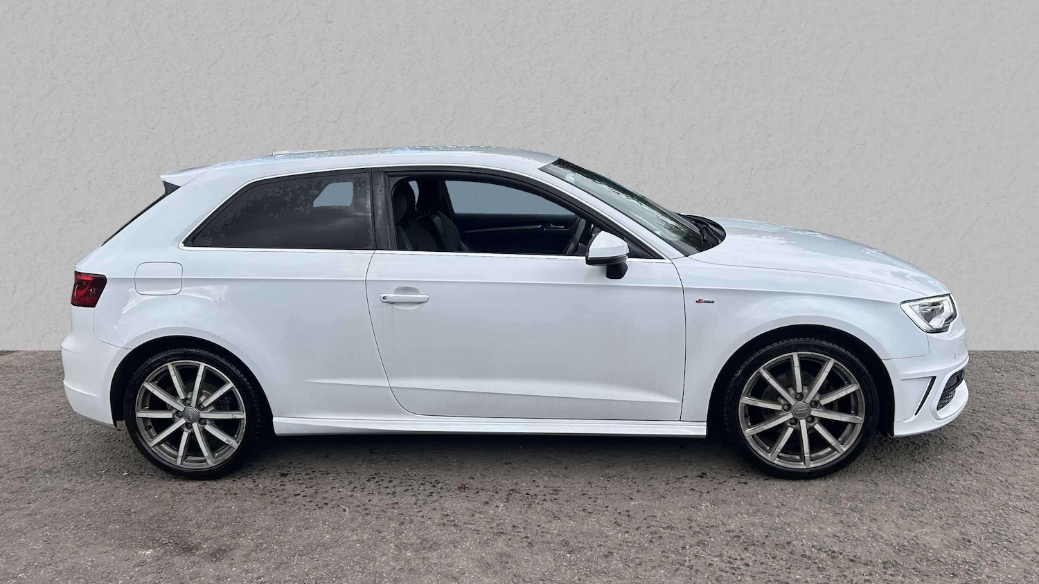 Used Audi A3 2015 for sale - 76087945: Photo 4